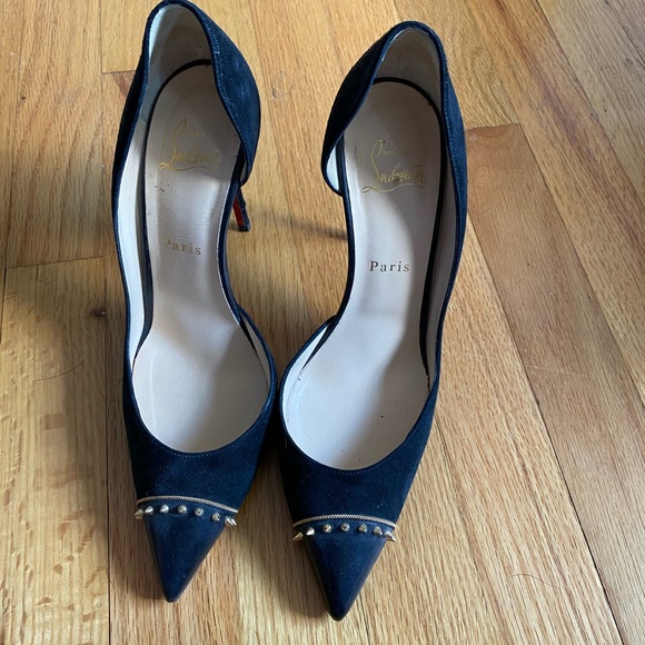 Beautiful gold studded red bottoms - Picture 3 of 3